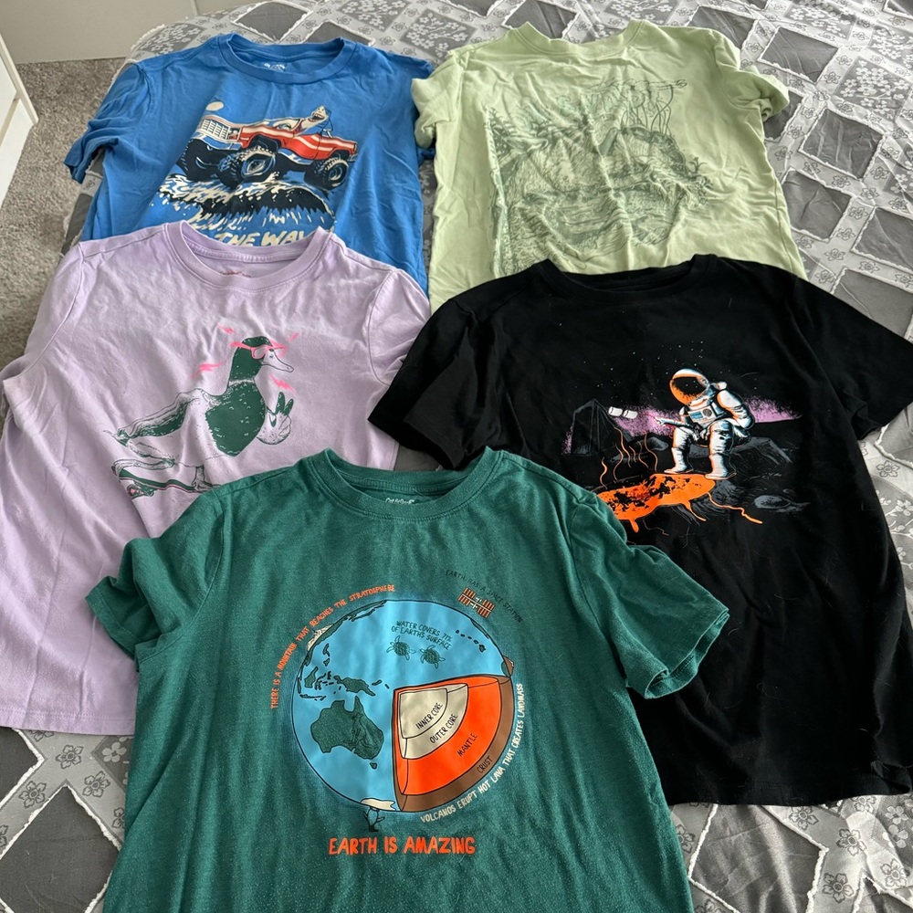 5 boys size extra large the shirts.